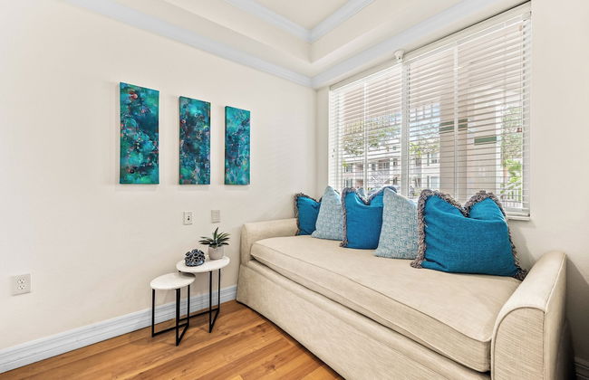 Catina Vacation Rental: Bright 2-BR Condo with Lake Views. Located in Lely Resort with Pool, Hot Tub, and Golf Access. Ideal for Golfers and Beachgoers, Minutes from Naples and Marco Island - Foto 1