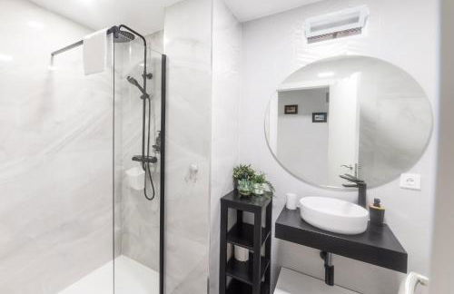 Moonkey - Apto. Albéniz, con acogedor patio - Photo 16