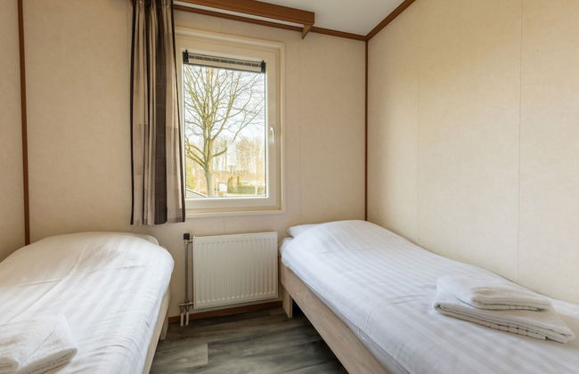 Well Furnished Mobile Home with Microwave near Water - Photo 2