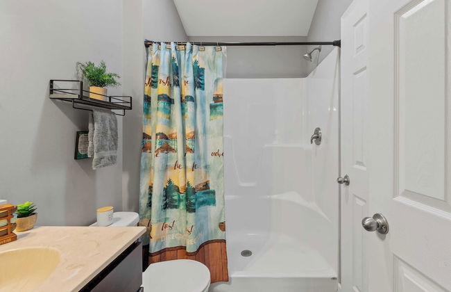 Tavern at the Woods by Avantstay Lakefront Views, Hot Tub, Firepit, Game Room - Foto 27