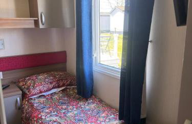 Serenity 2 and Serenity 1 Central lounge sleeps 6 3 bedrooms with 2 bathroom - Foto 24