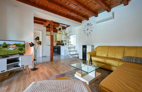 Private Villa with Pool and Jacuzzi Dreamy Hill - Foto 4