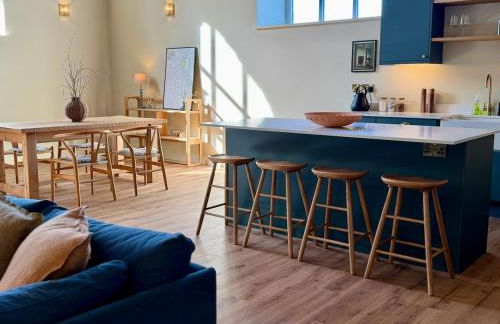 Luxury Riverside Duplex Apartment for 4 - Photo 28