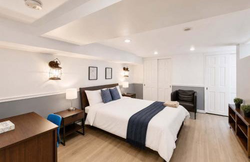 Beautiful 3BR 2BA Colonial House by CozySuites - Foto 3