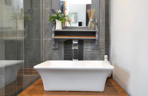 BED AT BOWBRIDGE Spacious house and parking - Foto 12