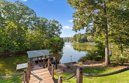 Lakefront 6bdr, Priv Dock, Game Room, Firepit Jake's Lake House by Avantstay - Foto 138