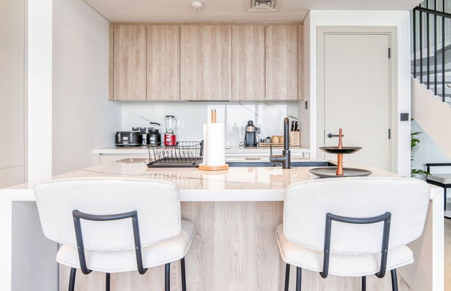 Luxe and Modern Duplex in Difc - Photo 24