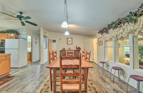 Waterfront Sparta Gem with Fire Pit and Kayak! - Foto 8