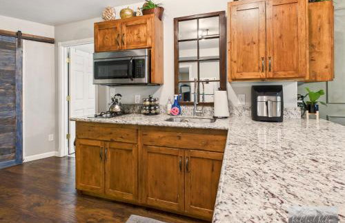 Beautiful Country Apartment, AC, Pickleball, Billiards, Playground, Gardens - Foto 7