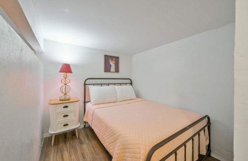 Communal Crashpad-City Card for local biz discounts - Foto 17