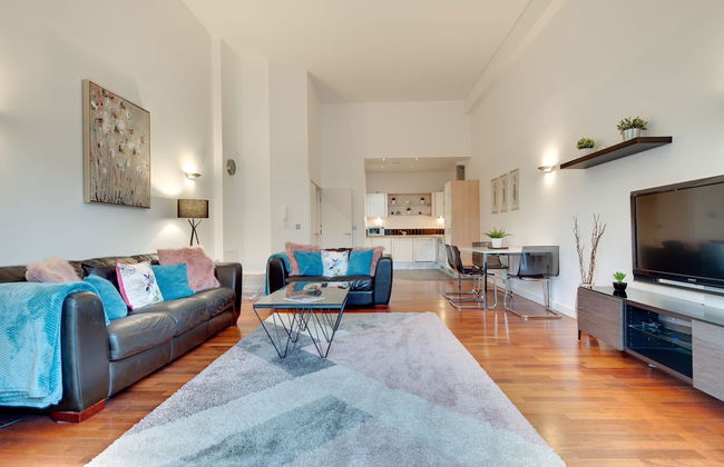 Crown Apartments By Week2Week - Photo 43