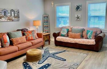 Beach Blanket Bungalow - A Wonderful townhome near the beach - Photo 2