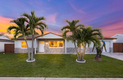 Fantasy Resort OMG PoolWaterfall outdoorKitchn Gym - Foto 7