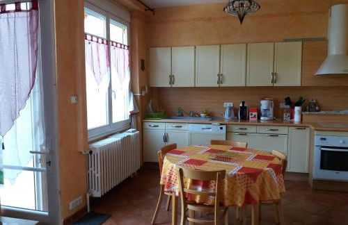 Gîte "les hortensias" au coeur de Lacaune - Foto 4