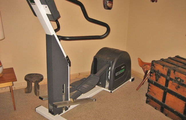 Downtown House with a Big Back Yard - Photo 12