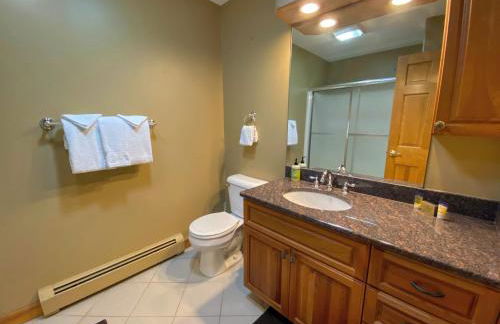 P5 Ski-in Ski-out rare find Presidential View single family with garage pool table ping pong - Foto 32