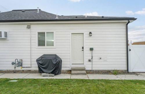 Updated Family Friendly Hillyard Gem NEW HOT TUB! - Foto 47