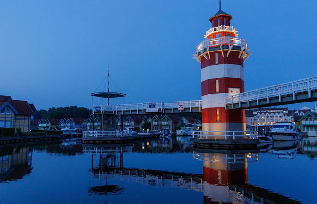 Cozy Holiday Home with Wood Burning Stove near Water - Foto 18