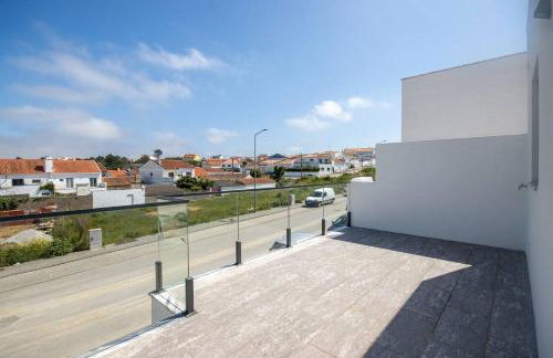 Modern Villa with Private Pool Near Baleal Beach - Photo 33