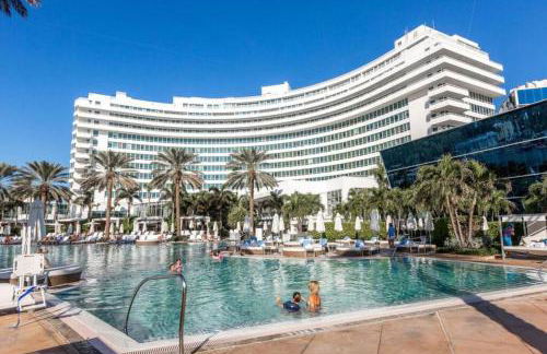Fontainebleau Hotel Ocean View Fits 6! 1 BED/2 BA - Photo 17