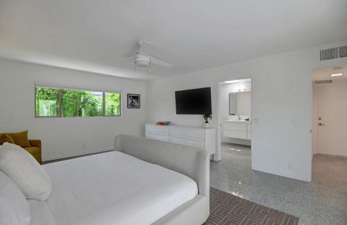 Ultra-Chic LUXE Mid-Century Estate- Resort Like Pool, Spa, Firepit, Outdoor Kitchen 3BED/3BATH - Foto 13