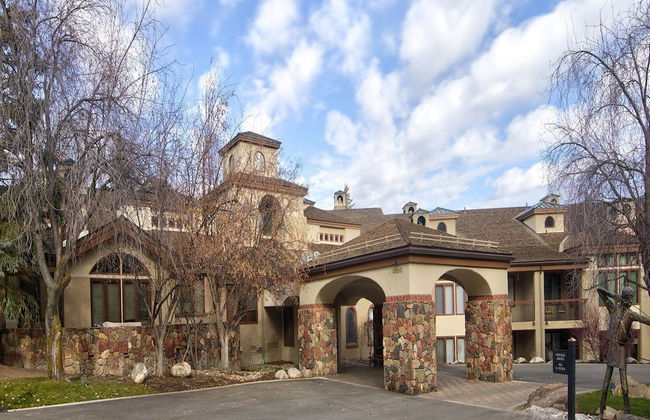 Arrowhead Village Condo - 206 Seasons Lodge - Photo 24