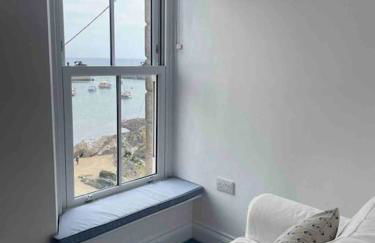 Fabulous 2 Bed Cottage - Outstanding Sea Views - Foto 11