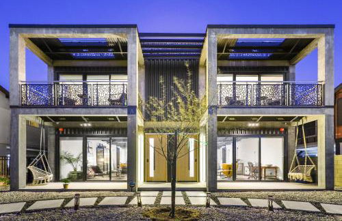 NEW Luxury Concrete Home Just Minutes from the Beach - Foto 1