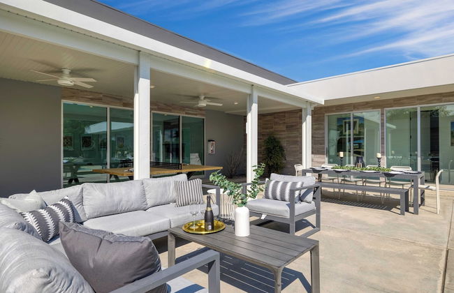 Sleeps 28! 2 Luxe Villas w/ Pool & Putting Green Polo Villas Nova by Avantstay - Foto 6