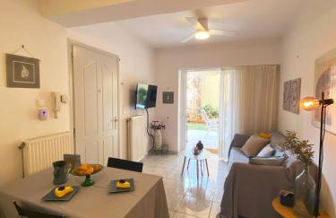 Garden Apartment with BBQ in the Athenian Riviera - Photo 3