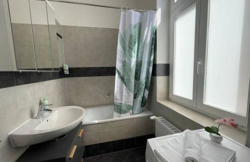 LUCKY STAYS LS12 - Vollausstattung - Zentrum - große Küche - 2 Zimmer - Smart-TV - Foto 2