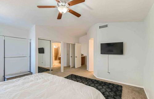 Modern Spacious 3 BR Home Pool and Game - Foto 4