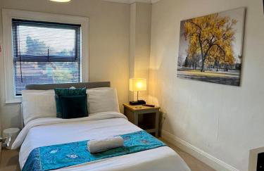 Bedford Contractor Base Sleeps 3 Secure Van Parking Fast WiFi - Foto 6