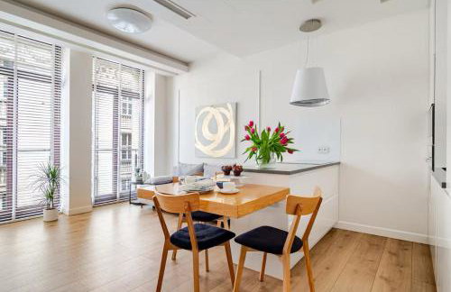 Free Garage Parking & AC, Luxury Apt - Old Town & Kazimierz - Foto 2