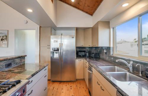 Stunning South Mission Beach Home - AC, Private Patio, Grill and Garage! - Foto 13