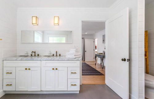 Spacious 4BR Games Workspace Outdoor Fun - Foto 27