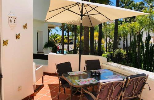 Beachside Luxury 2 bedroom apartment, Puerto Banus - Foto 5