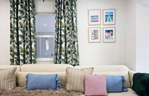 The Ruby - Hot Tub - King beds - Close to LMC - Foto 4