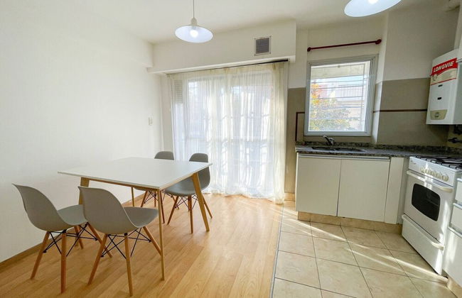 Comfortable 1 Bedroom Apartment Located in Rosario - Photo 2