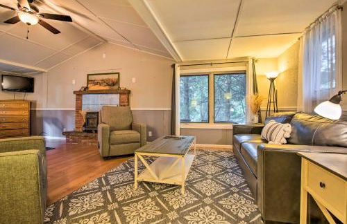 Plum Creek Retreat with Beach near Johnson Lake - Foto 12