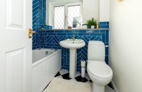 Cosy 3 Bedroom House near River Thames - Pass the Keys - Photo 20