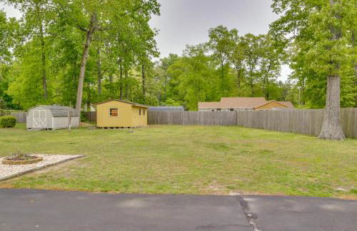 Beachy Lewes Home with Outdoor Shower and Fire Pit! - Foto 28
