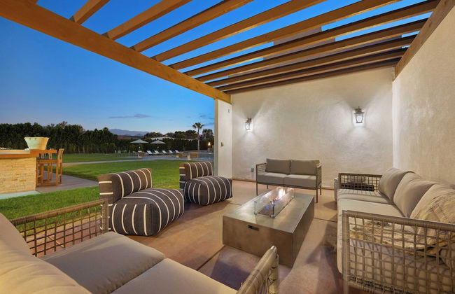 Sleeps 20! Architectural Mansion w/ Pool, Indoor Tennis Court, Game Room Starlight Estate by Avantstay - Foto 7
