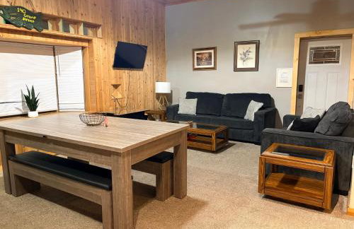 Pool Table & Hot tub - closest place to the GAP trail in Ohiopyle - Photo 3