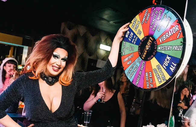 FunnyBoyz Liverpool - Drag Shows, Ehrungen, Brunches & Kneipentouren - Foto 6