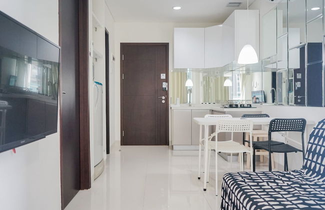 Cozy Living 1BR at Brooklyn Alam Sutera Apartment - Foto 16