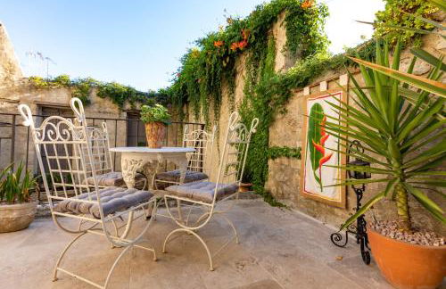 CHAMPAGNE HOUSE- Oasis de luxe & de charme - coeur de ville - 10-12 pers - piscine, cuisine d'été, patio, bar & piano - Photo 47