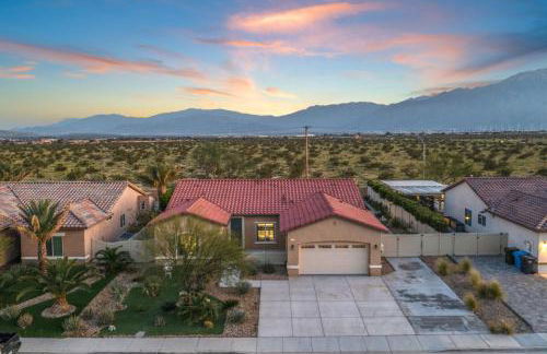Views, Gameroom, Saltwater Pool & Hot tub, Firepit by MariamsBnb - Foto 64