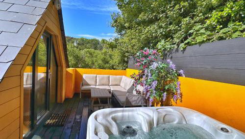 Chy Glynn. Luxury lodge with hot tub and views. - Foto 1