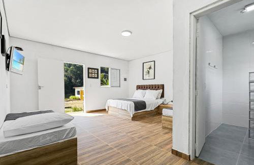 Sítio com Churrasqueira, Piscina, Lago e Natureza - Foto 7